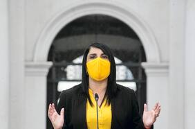 Vocera de gobierno asegura que “nunca en este país se pensó en una inmunidad de rebaño”