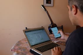 Estudio alerta tensión: en Chile empresas apuestan por presencialidad, pero los trabajadores buscan flexibilidad