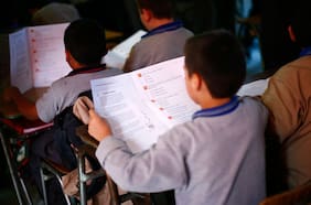 Mineduc “no comparte” decisión del CNED de aplicar prueba Simce en dos niveles este año