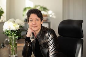 Reseña de libros: de Helen Macdonald a Carolina Brown