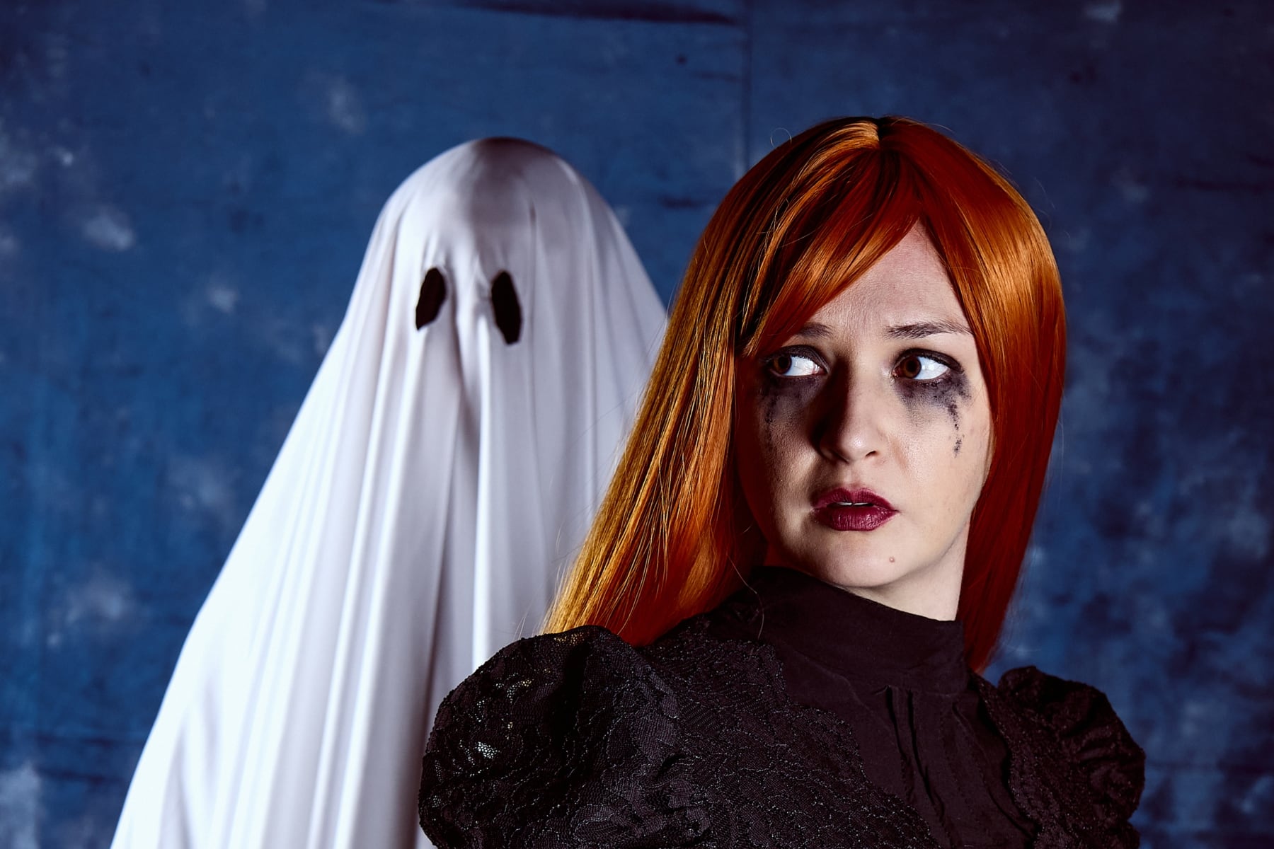 Teatro Camilo Henríquez estrena “Fantasmas”: obra sobre el deseo de vencer a la muerte en tiempos de la IA