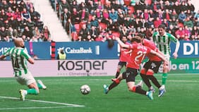 Su séptimo partido sin ganar en LaLiga: el Betis de Manuel Pellegrini iguala con el Osasuna y compromete la Champions