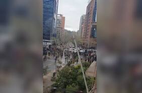 Estudiantes protagonizan nuevos incidentes en el sector de Torres de Tajamar en Providencia