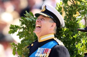 La caída del príncipe Andrés, del preferido de la reina Isabel a una vergüenza para la familia real