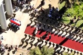 Féretro de Sebastián Piñera llega al ex Congreso para ser velado