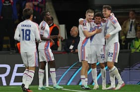 Darío Osorio se queda con las ganas: Crystal Palace golea sin el chileno en su estreno por la Europa League