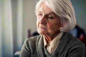 Los 5 síntomas que podrían indicar que una persona tiene o está desarrollando demencia