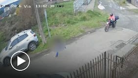 El dramático registro de una menor pidiendo ayuda a su madre mientras motociclista la persigue en Valdivia