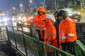 Con la prevención anticipada como máxima: la fórmula de algunas comunas que resistieron los embates del temporal en la RM