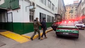 Portaban cuchillos con sangre de la víctima: detienen a dos sujetos por homicidio frustrado en Independencia