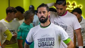 Jugador del Betis acusa amenazas e insultos tras ocupar una camiseta en apoyo a Ceuta