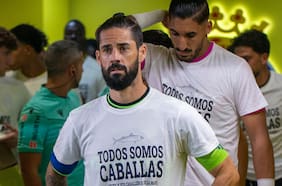 Jugador del Betis de Pellegrini acusa amenazas e insultos tras ocupar una camiseta en apoyo a Ceuta