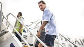 Por un error de la FIFA y con Bielsa pagando las consecuencias: el engorroso viaje de Uruguay previo al debut en el Mundial