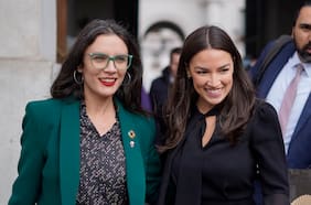 Live con Vallejo y recorrido por el Museo de la Memoria con Cordero y Elizalde: el primer día de Ocasio-Cortez en Chile