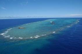 China acusa a Japón de “exagerar” amenazas externas para justificar su remilitarización