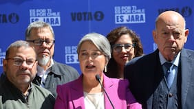 “Aún está a tiempo de corregir el rumbo”: Jeannette Jara (PC) emplaza al gobierno a reponer gastos sociales en el Presupuesto 2026