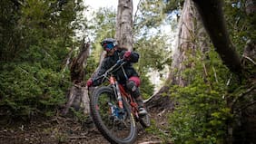 En un sendero lleno de naturaleza: Pablo Boher lidera el primer día del Huilo Huilo Outdoor Experience