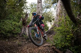 En un sendero lleno de naturaleza: Pablo Boher lidera el primer día del Huilo Huilo Outdoor Experience