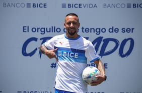 “Fui formado en la vereda del frente, pero mi presente es la UC”: Cerezo aborda sus insultos a los hinchas cruzados