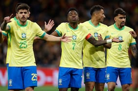 Los continuos tropiezos de una potencia mundial: Brasil, el próximo escollo de la Roja, y un lustro para el olvido