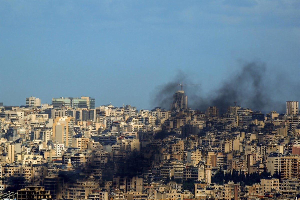 Irán amenaza con romper negociaciones con Estados Unidos tras ataque israelí contra Beirut