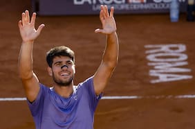 Carlos Alcaraz amaga el regreso triunfal de Jannik Sinner y le arrebata el título del Masters 1000 de Roma