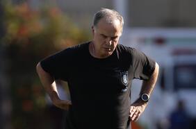 “Por serias diferencias en la forma de conducción”: Marcelo Bielsa provoca otra renuncia histórica en la selección de Uruguay