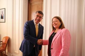 Subsecretaria de Hacienda y alcalde Desbordes se reúnen para coordinar Asambleas del BID