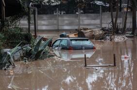 ¿Quién corre con los daños a los vehículos causados por el frente de mal tiempo?