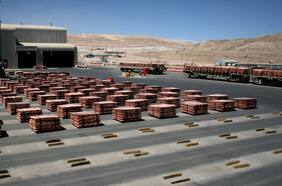 Exportaciones de cobre de China tocan máximo de 14 meses en mayo: operadores aprovechan alza en Bolsa de Metales de Londres