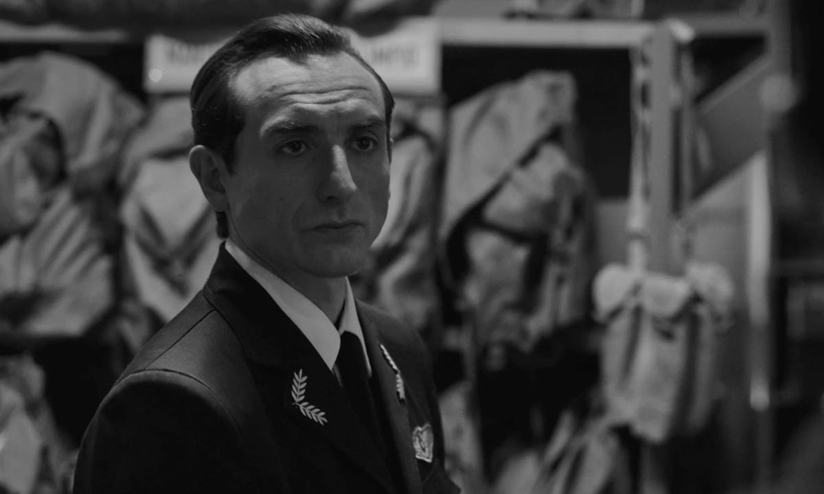 El capitán de la Fuerza Aérea Jorge Silva (Nicolás Zárate) en la cinta Hangar Rojo, de Juan Pablo Sallato, representante chilena en los premios Goya.