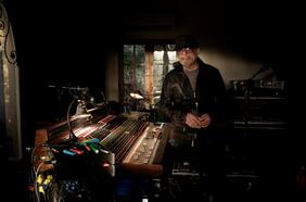Daniel Lanois, productor clave de los últimos 40 años: “La búsqueda de algo único nunca termina”