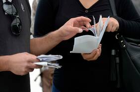 Tercera Placa: cómo obtenerla, cuáles son sus beneficios y en qué comunas se puede sacar
