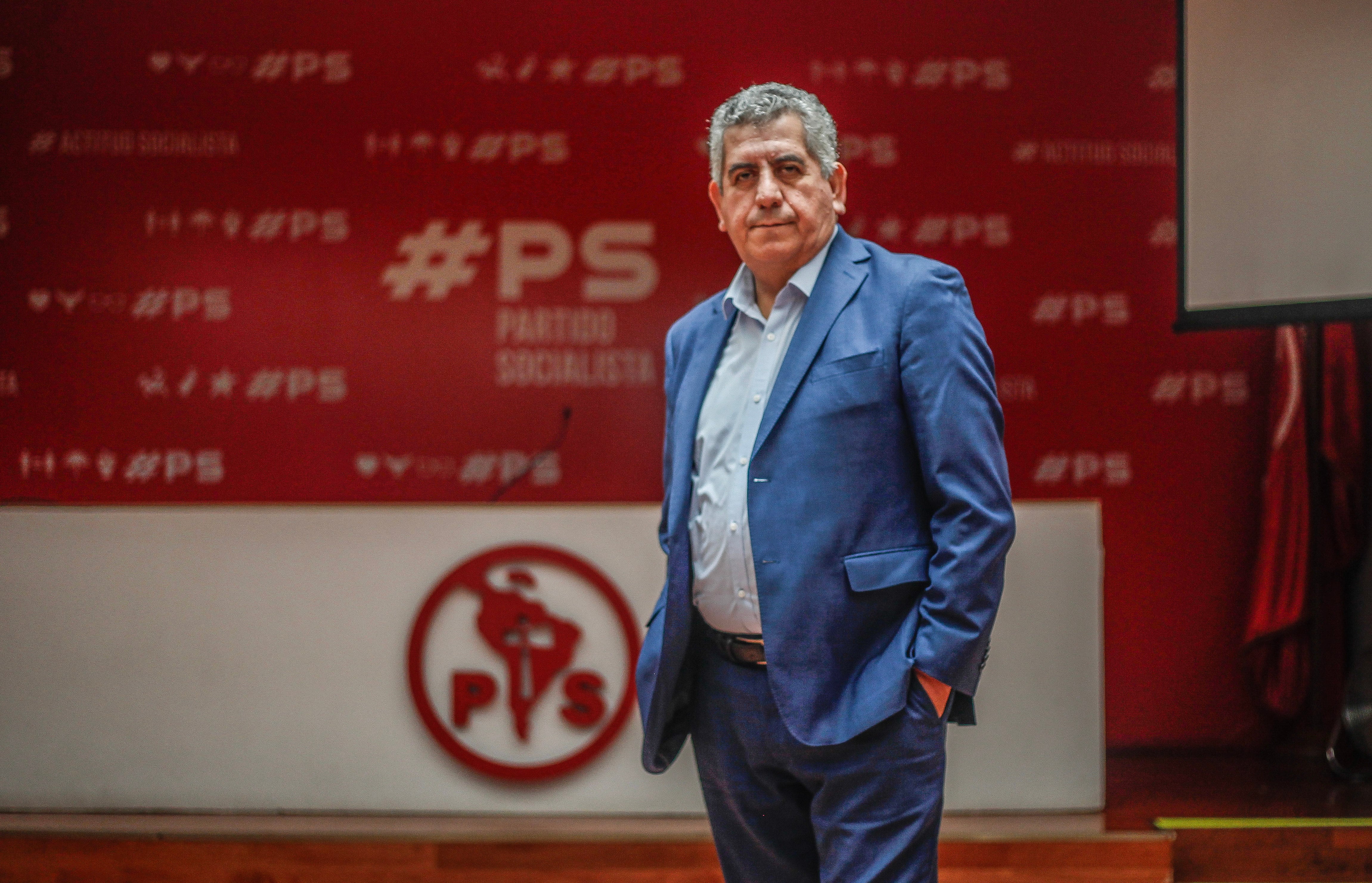 Andrés Santander (PS): “Nuestra decisión es apoyar a Karina Delfino para que asuma la secretaría general”