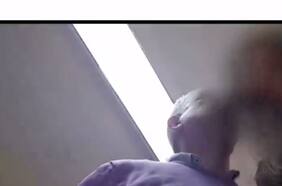 Revelan registro que muestra al alcalde de Laja abusando de funcionaria municipal