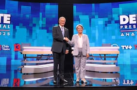 Kast dice que renunciará a militancia en el Partido Republicano de ganar segunda vuelta y Jara reafirma que saldrá de PC si triunfa en balotaje