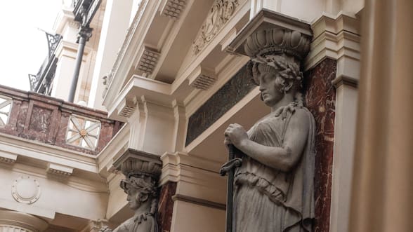 Corte Suprema revoca decreto del Minsal que obligaba a exhibir “evita su consumo” en publicidad de alimentos con sellos