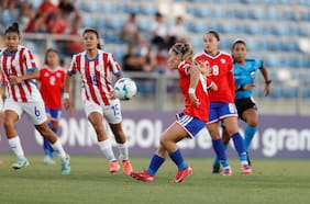 La Roja femenina vence por la mínima a Paraguay y escala al tercer puesto en la Liga de la Naciones