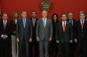 Kast rompe récord y realiza su primer cambio de gabinete a 69 días de asumir