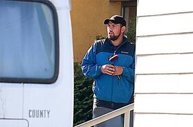 Padre de Tomás Bravo asegura que hubo participación de terceros en el deceso de su hijo: “Me voy con una pequeña luz de esperanza”