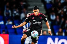 “Tremendamente desaparecido”: en España castigan el intrascendente partido de Alexis Sánchez con Sevilla