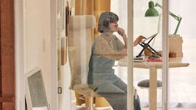 1 de cada 3 chilenos sigue en modo teletrabajo: cómo armar el “setup” perfecto para hacer home office