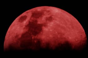Así se vió el fenómeno astronómico de la luna roja en el sur de Chile