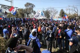 Otra vez los barristas de la U: Carabineros informa 11 detenidos tras las protestas contra Azul Azul en La Cisterna