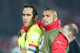 Arturo Vidal pone a Claudio Bravo dentro de los mejores arqueros de la historia