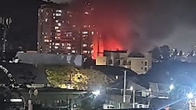 Incendio arrasa dos cités en Recoleta y deja 16 familias damnificadas