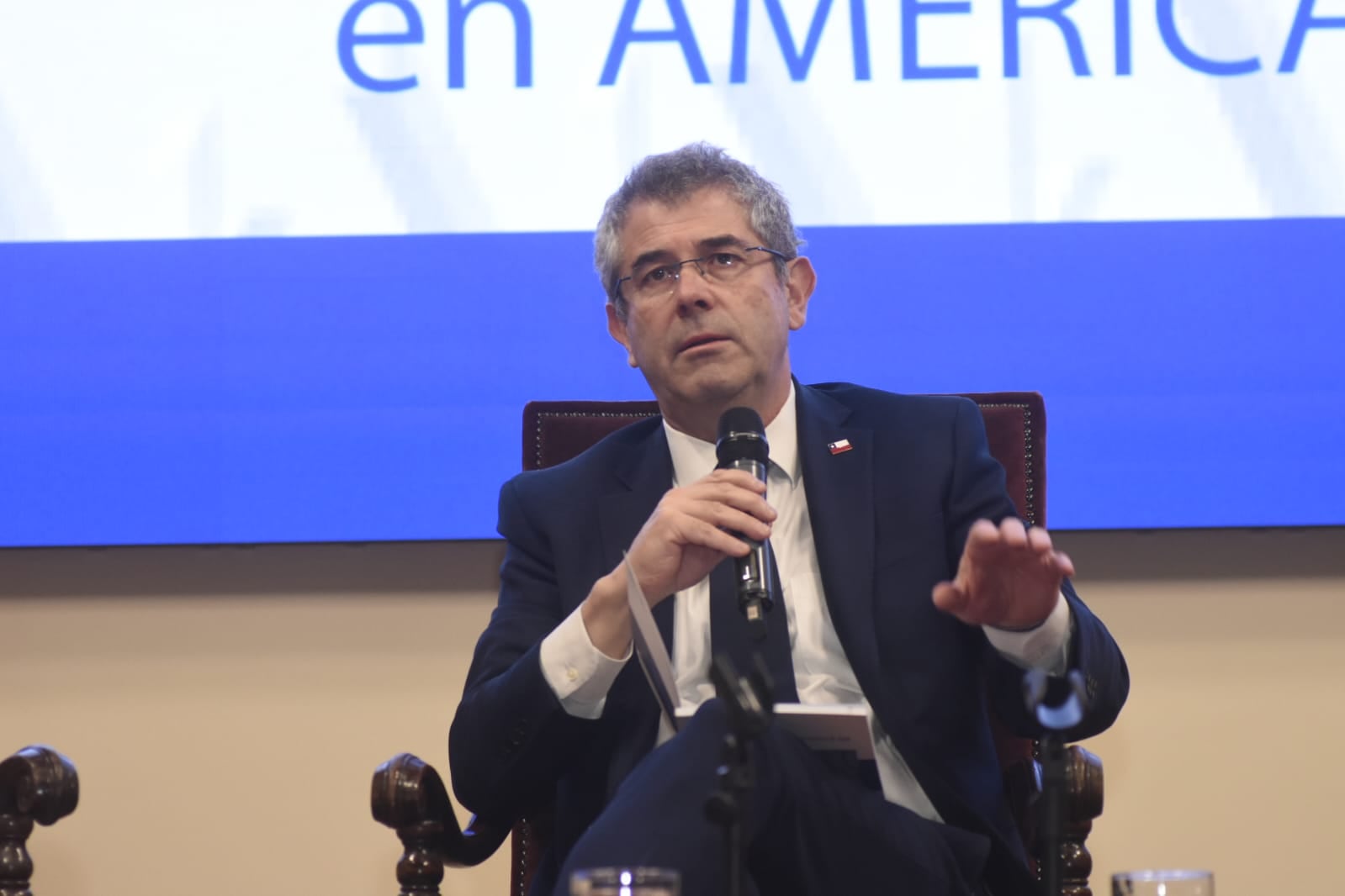 Kast pide a Andrés Jouannet continuar trabajando en el Segundo Piso de La Moneda