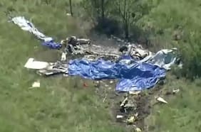 Mueren 12 personas tras caída de avioneta usada para paracaidismo en Missouri