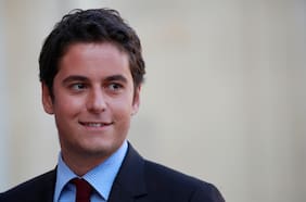 Gabriel Attal se convierte en el primer ministro más joven de Francia mientras Macron busca un reinicio de su gobierno