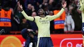 Arsenal sufre más de la cuenta para vencer a Nottingham Forest y seguir como escolta en la Premier League